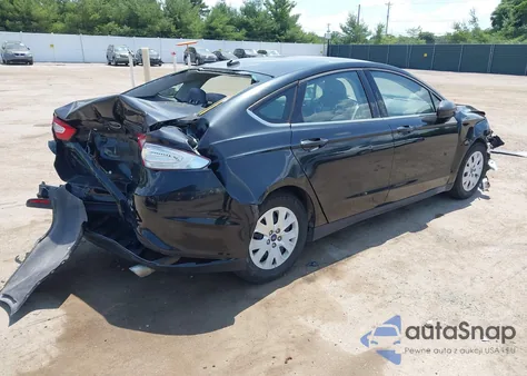 2013 Ford Fusion S z USA, uszkodzony, nr VIN 3FA6P0G71DR328306